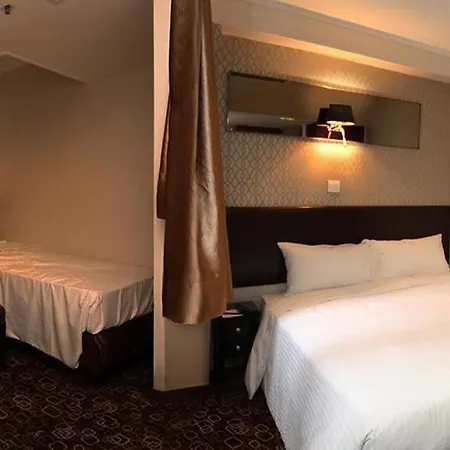 Lander Hotel Prince Edward-3
